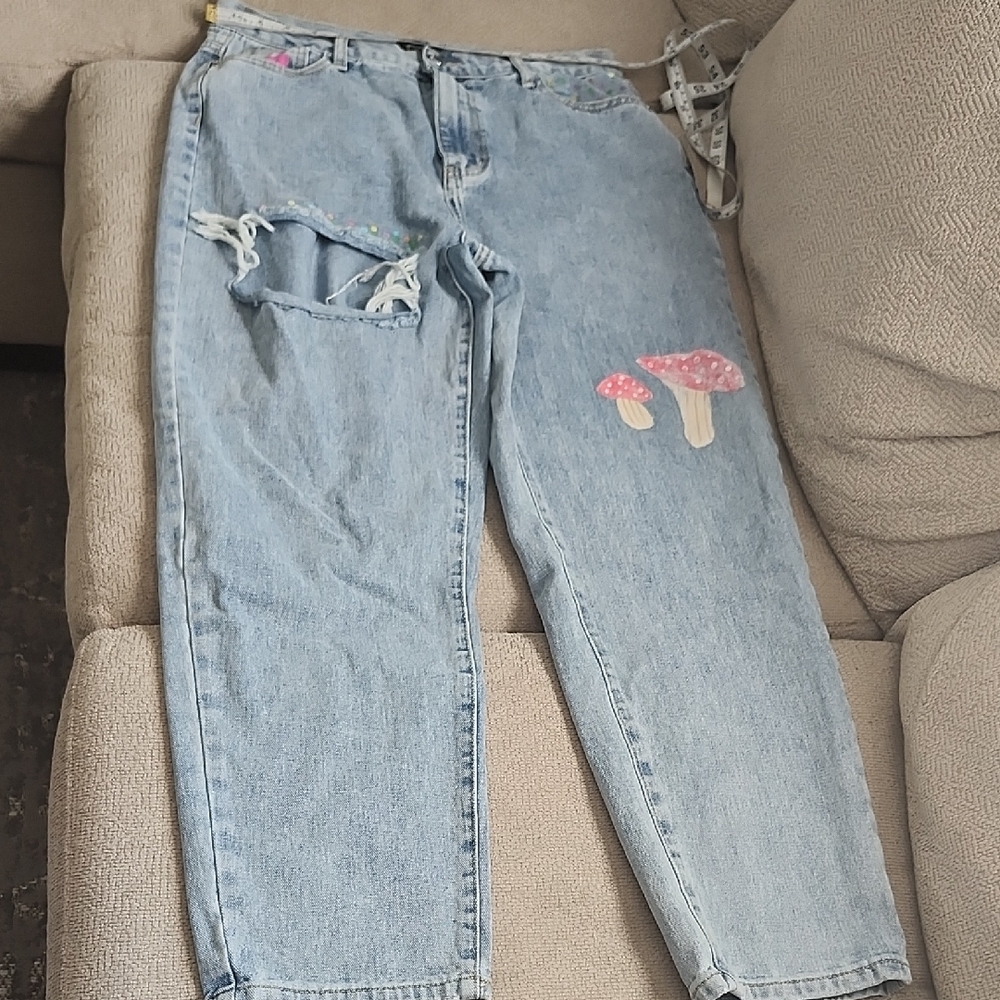 PrettyLittle❣️Thing Light Blue Boyfriend Jeans with Mushroom Print
